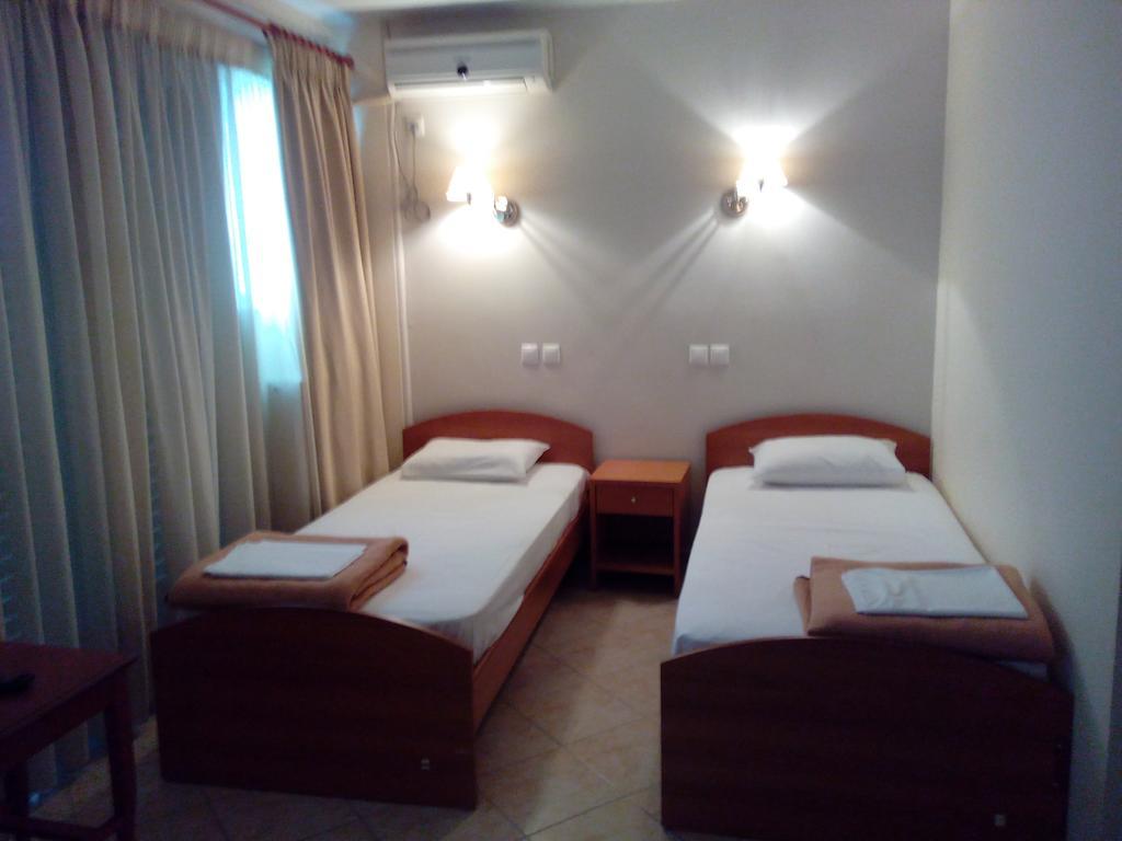 Cybele Guest Accommodation เอเธนส์ ภายนอก รูปภาพ