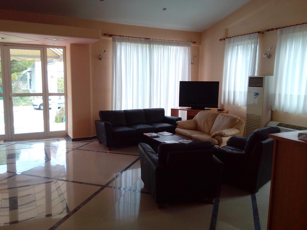 Cybele Guest Accommodation เอเธนส์ ภายนอก รูปภาพ