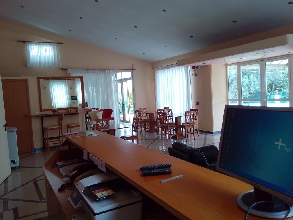 Cybele Guest Accommodation เอเธนส์ ภายนอก รูปภาพ